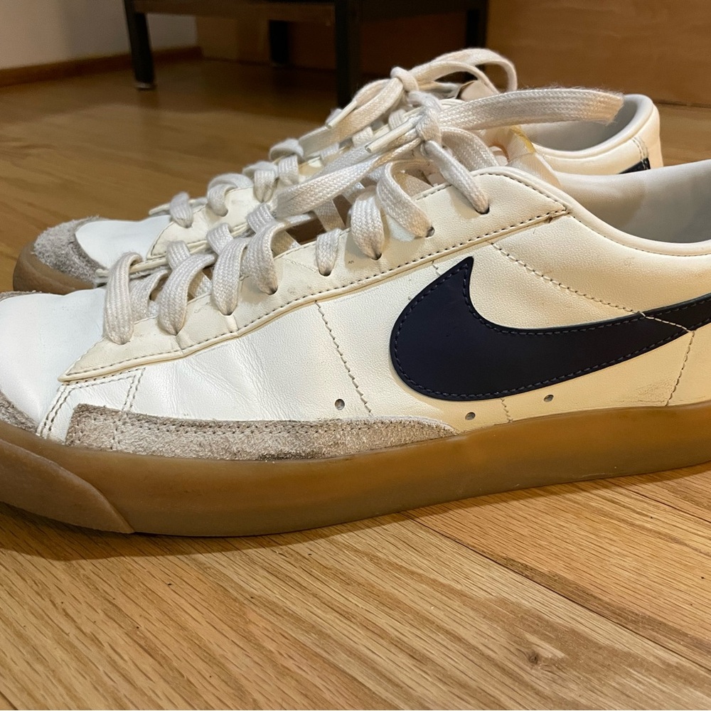 Nike Men's White and Navy Sneakers